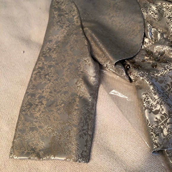 Beautiful NWT brocade jacket and gold layered dress with jeweled waist. Size 8. - Picture 13 of 15